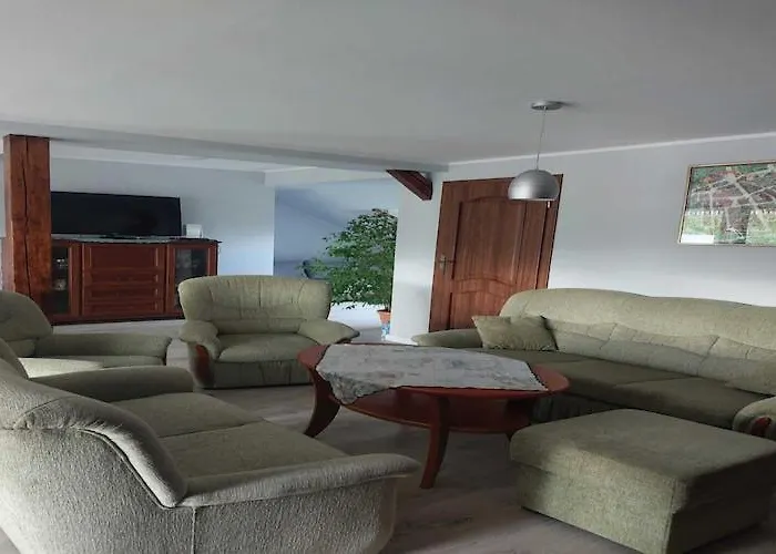 In Near Monte Cassino Street